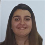 Soy una chica paciente y generosa , me encantaría ayudar a todo aquel que necesite un empujoncito con el curso